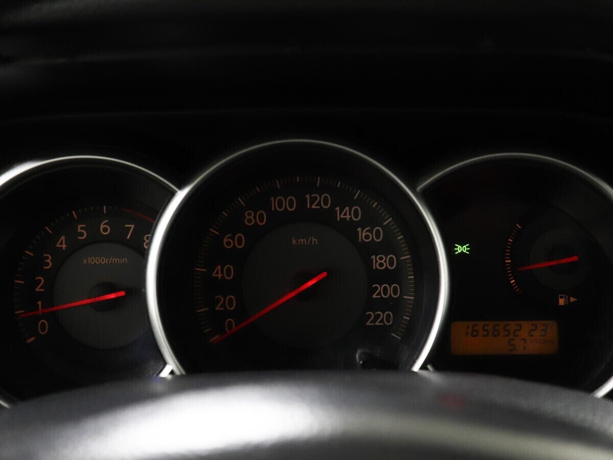 Nissan Tiida 1.6 МКПП, 2007, 195 000 км фото 11
