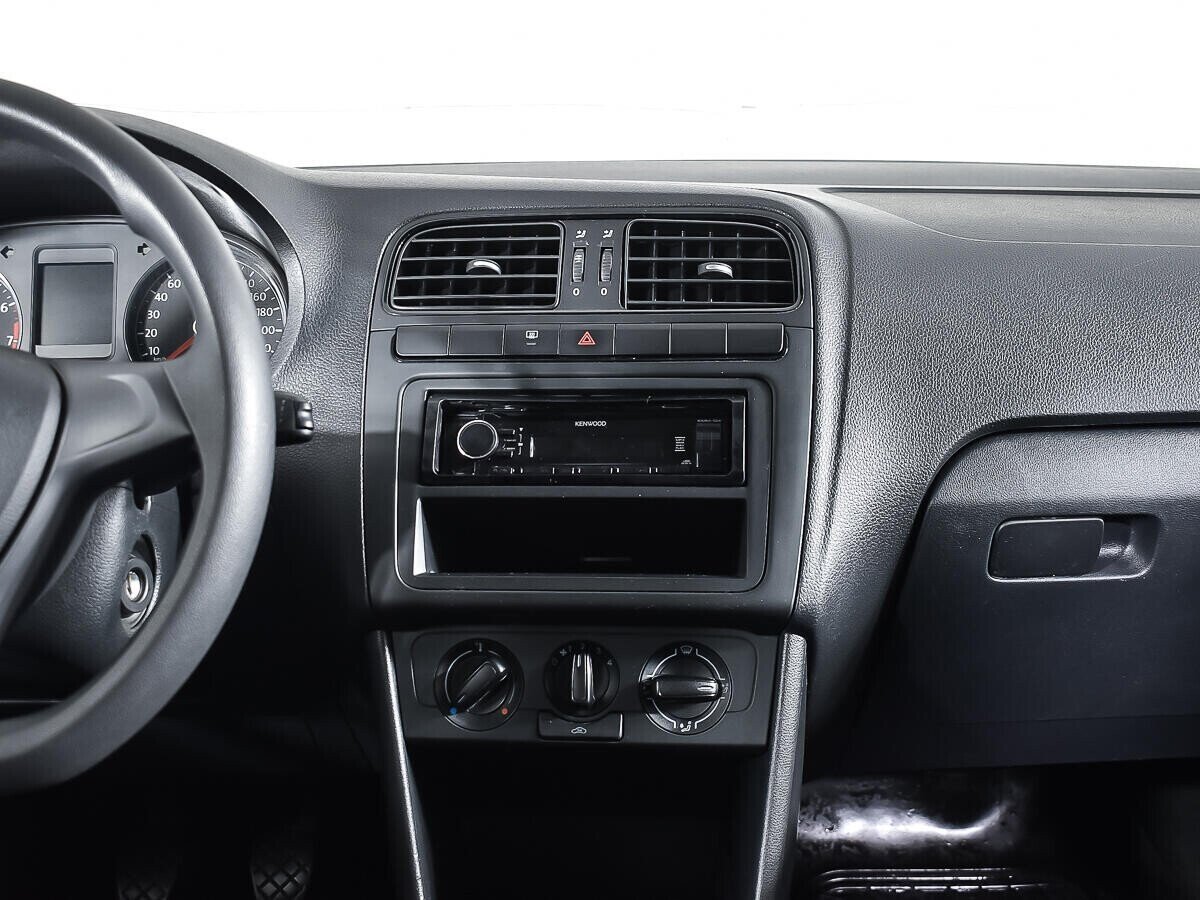 Volkswagen Polo 1.6 МКПП, 2018, 64 000 км фото 14