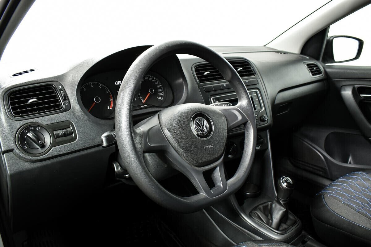 Volkswagen Polo 1.6 МКПП, 2017, 81 000 км фото 13