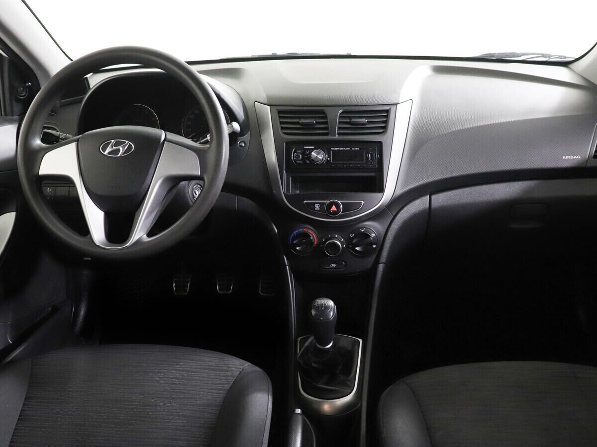 Hyundai Solaris 1.4 МКПП, 2016, 91 000 км фото 12