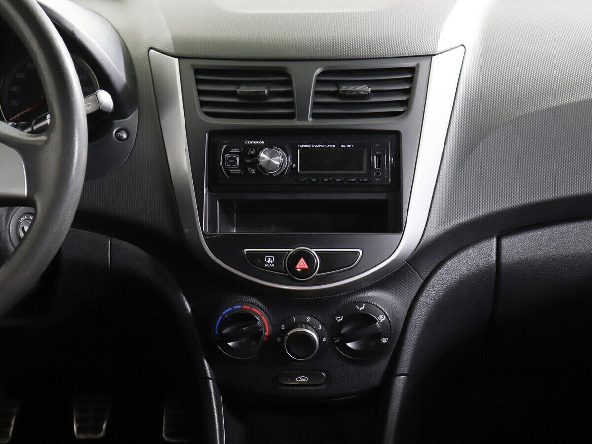 Hyundai Solaris 1.4 МКПП, 2016, 91 000 км фото 13
