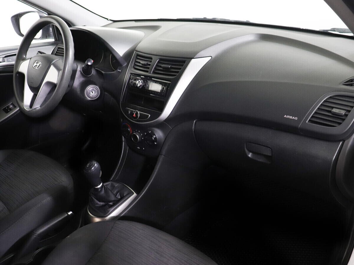 Hyundai Solaris 1.4 МКПП, 2016, 91 000 км фото 9