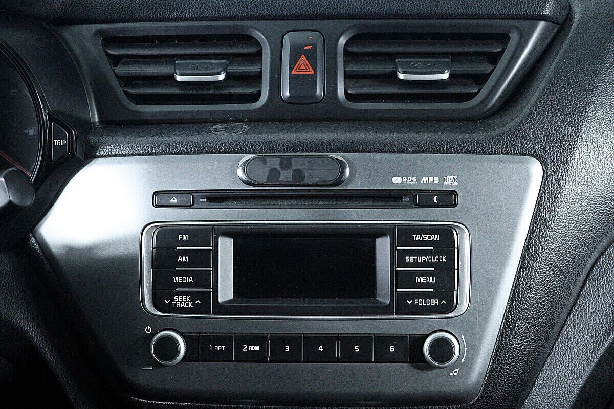 Kia Rio 1.4 МКПП, 2014, 108 000 км фото 14