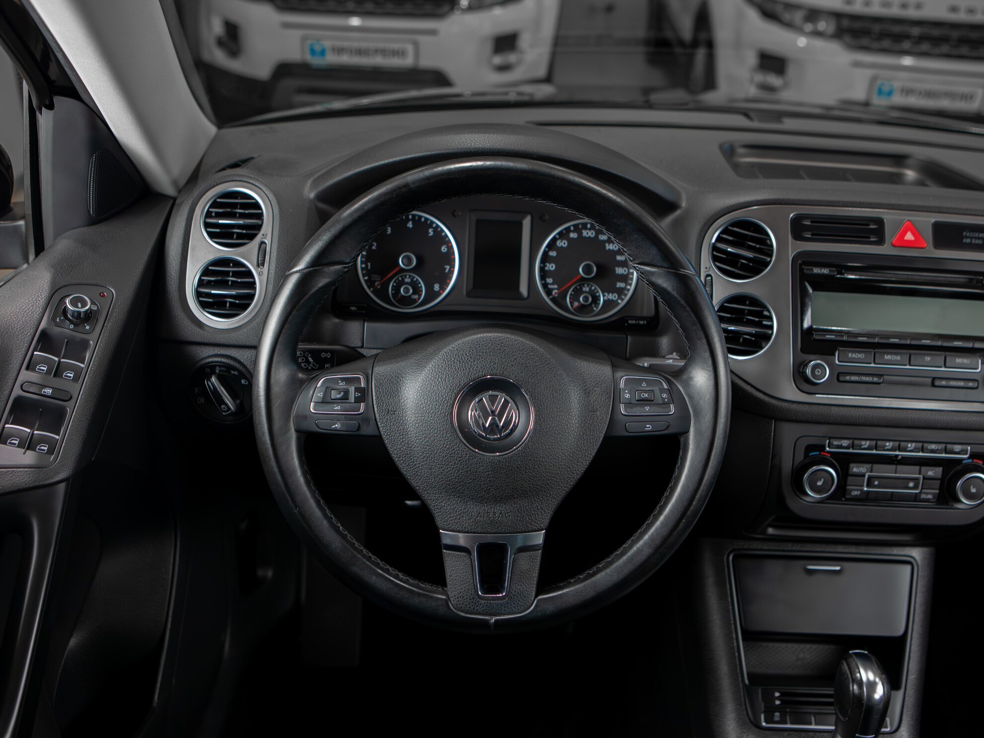 Volkswagen Tiguan 2.0 АКПП, 2011, 159 462 км фото 9
