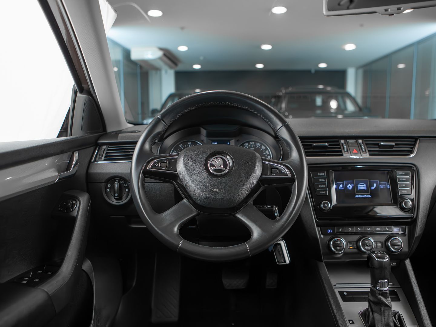 Skoda Octavia 1.0 РКПП, 2015, 135 177 км фото 10