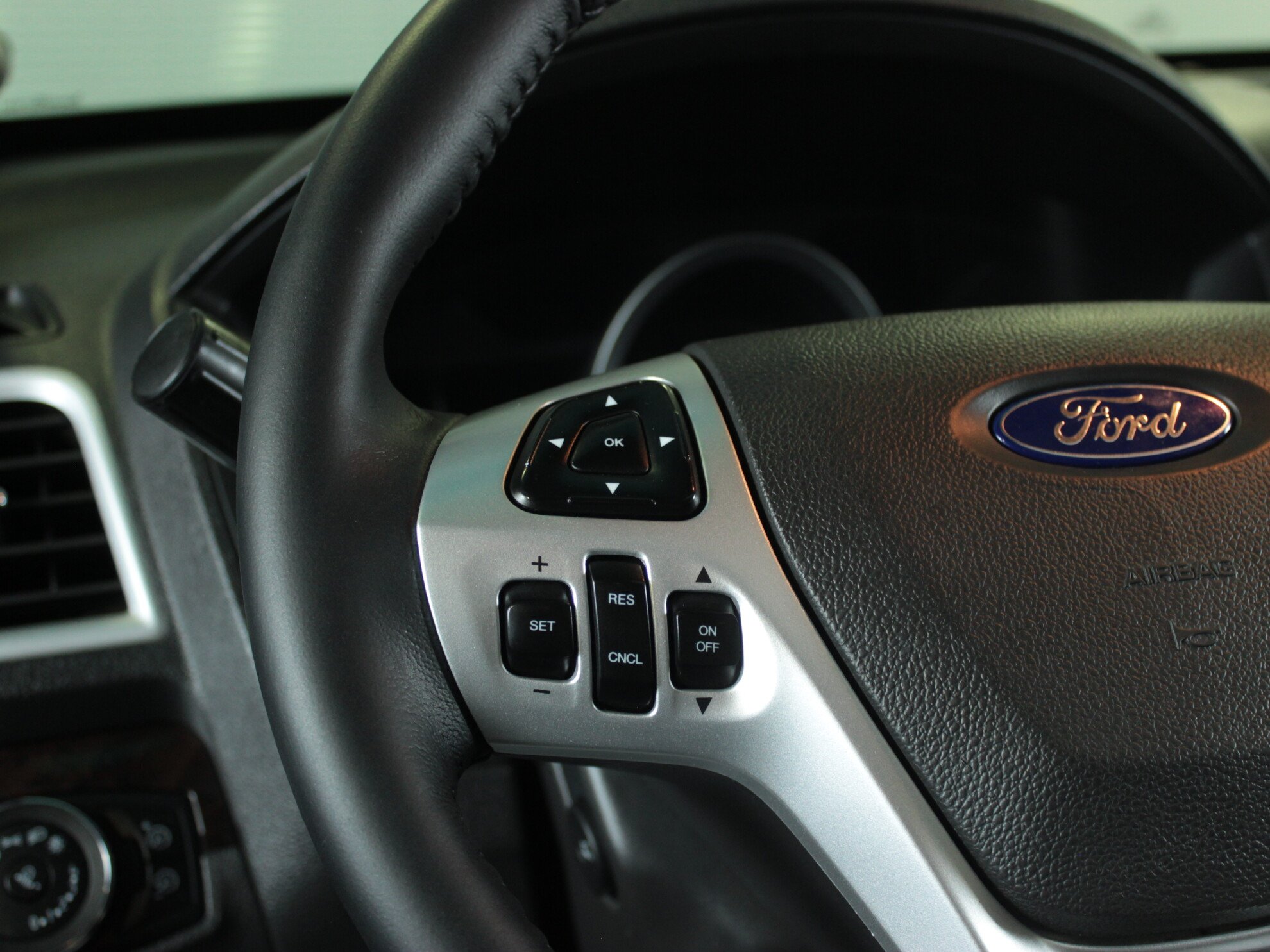 Ford Explorer, 3.5 л, АТ, 2012 фото 8