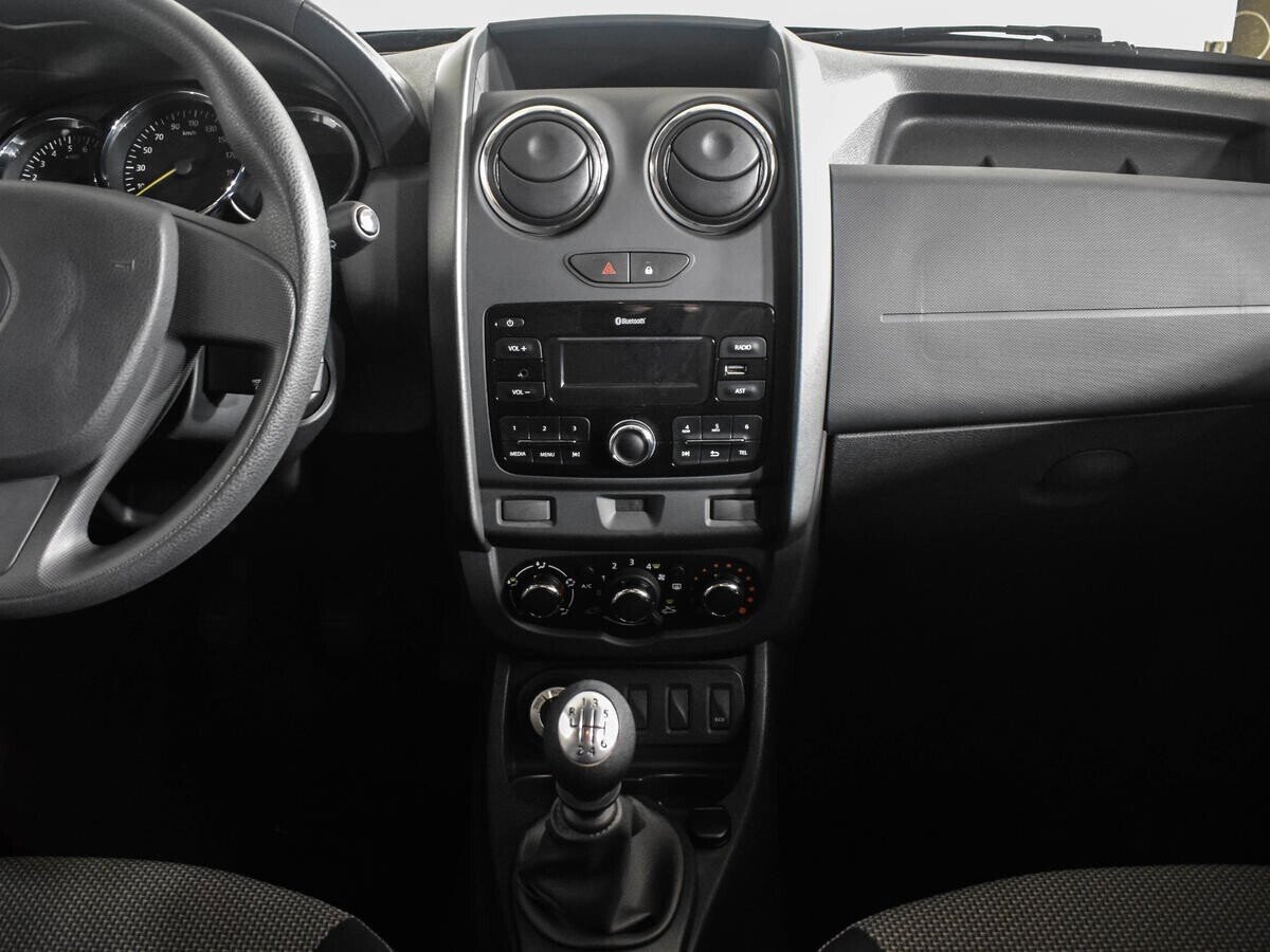 Renault Duster, 1.6 л, МТ, 2017 фото 2