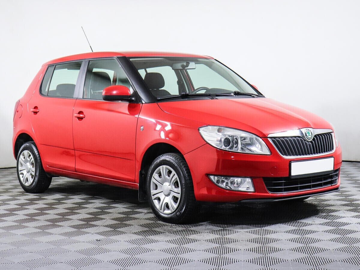 Skoda Fabia 1.6 АКПП, 2012, 140 000 км фото 2