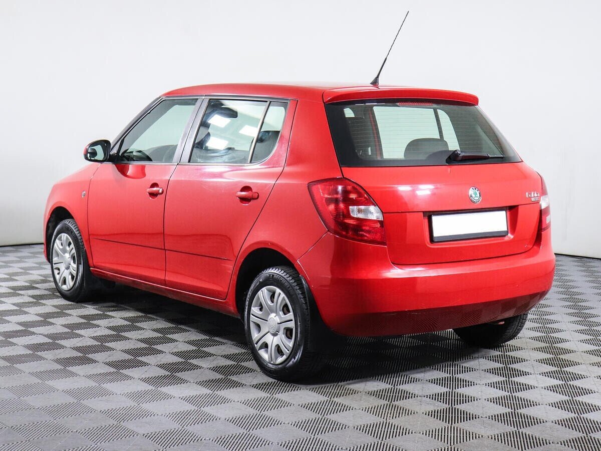 Skoda Fabia 1.6 АКПП, 2012, 140 000 км фото 3