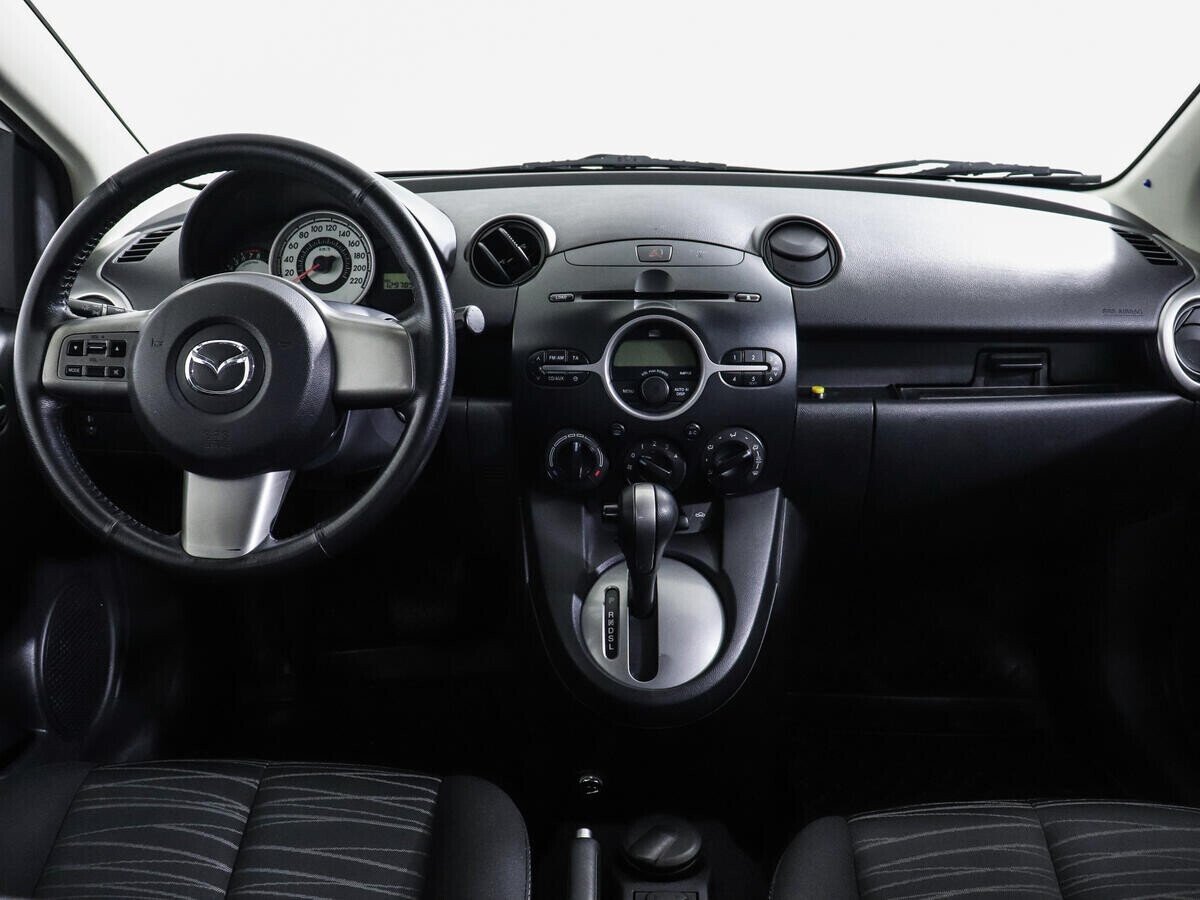 Mazda 2, 1.5 л, АТ, 2009 фото 8