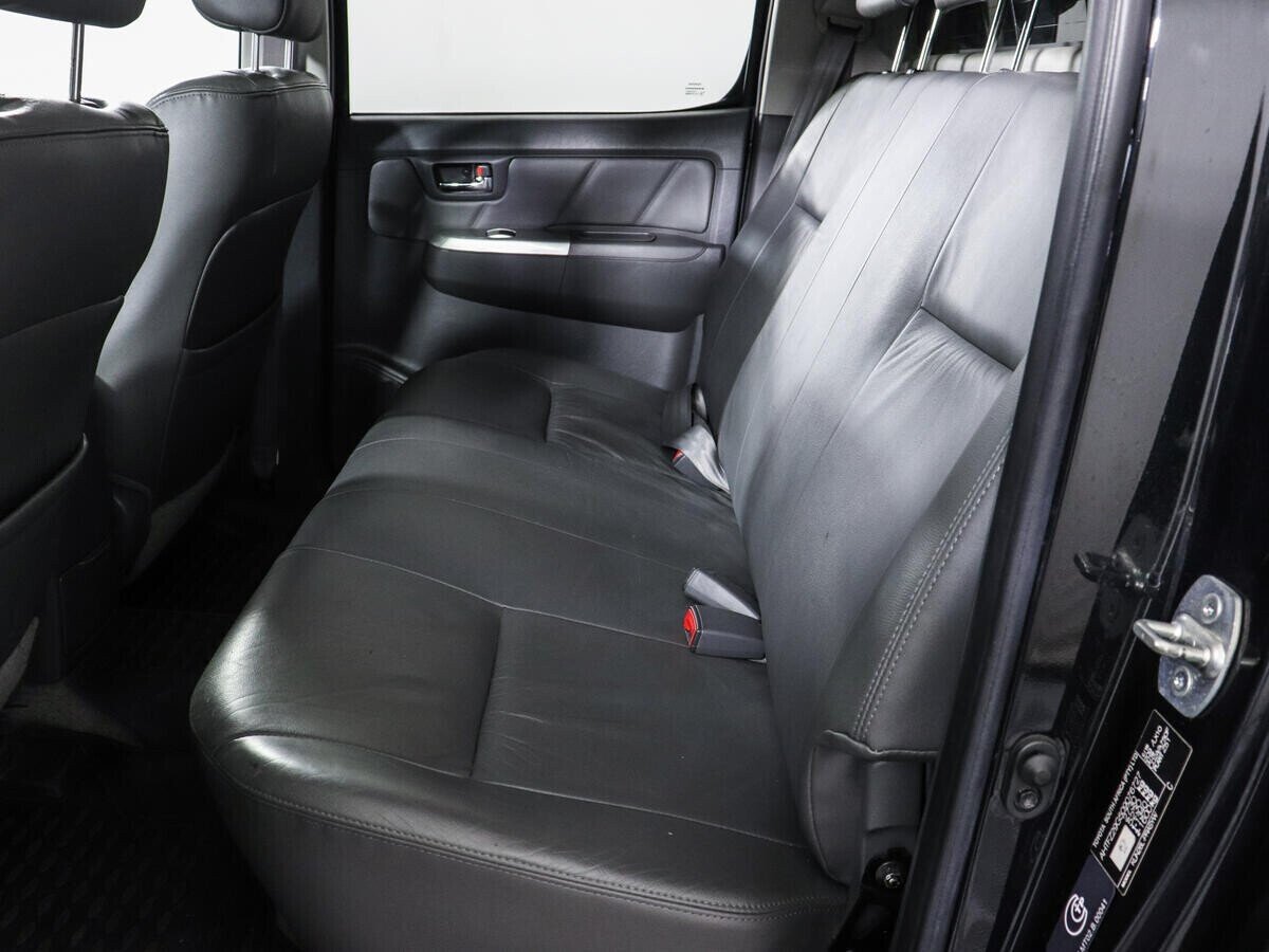 Toyota Hilux, 3.0 л, АТ, 2012 фото 1