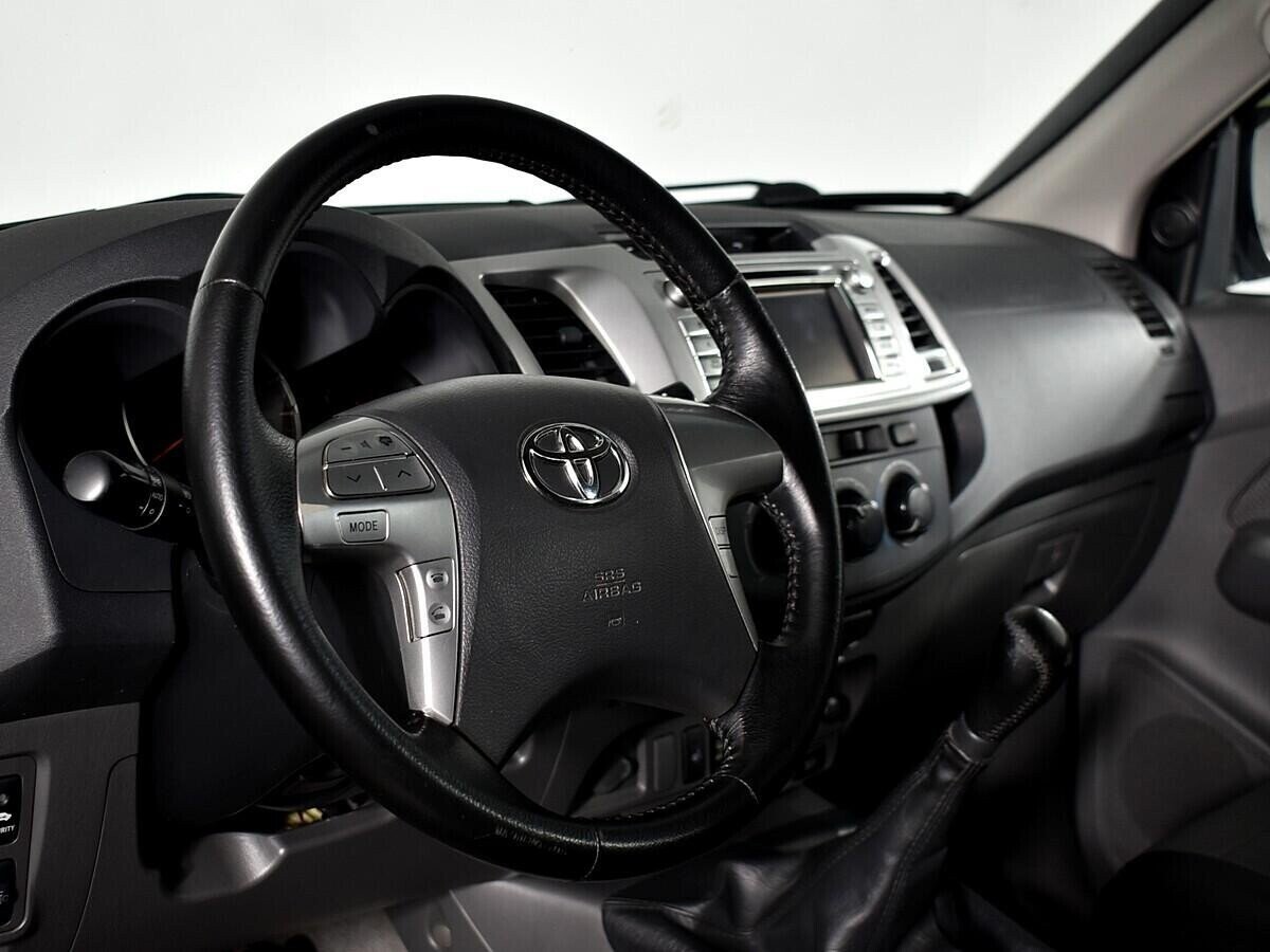 Toyota Hilux, 2.5 л, МТ, 2013 фото 7
