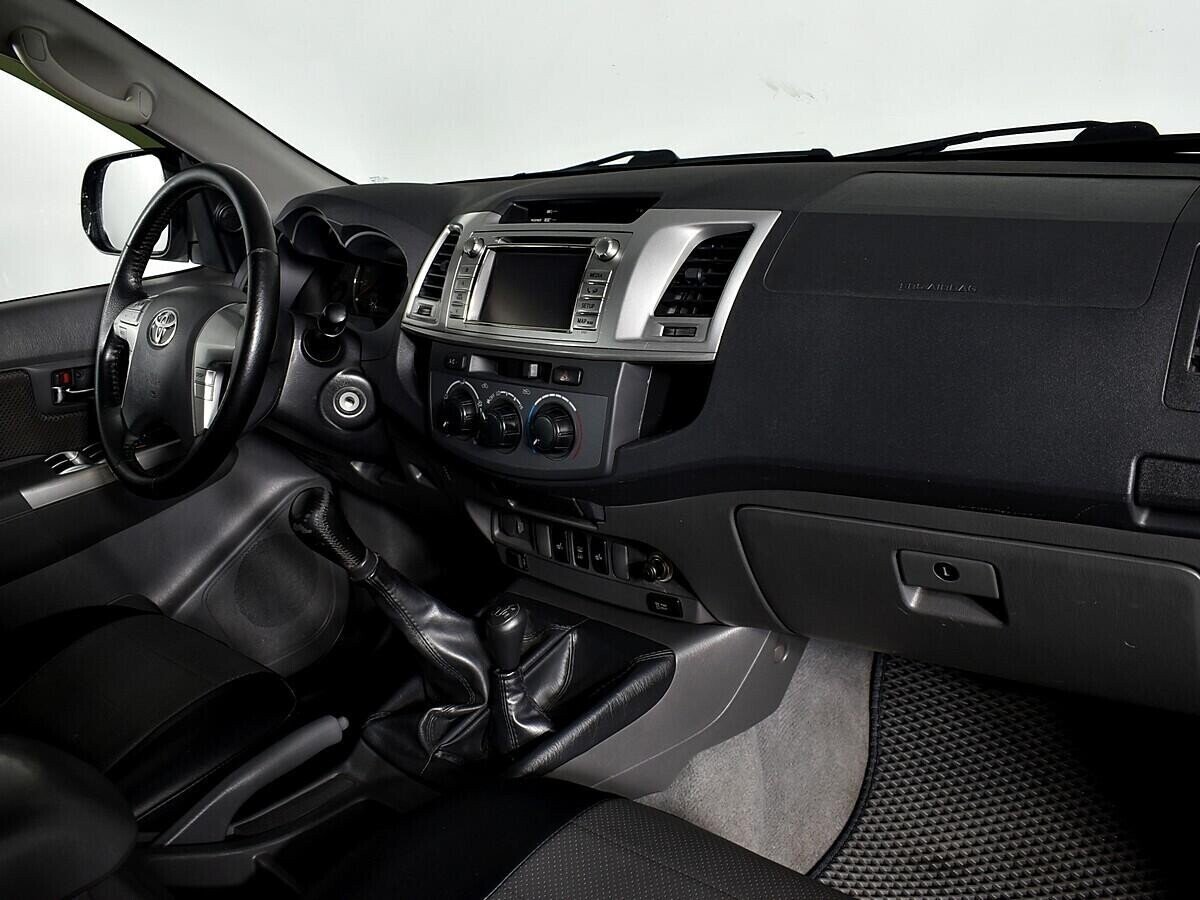 Toyota Hilux, 2.5 л, МТ, 2013 фото 2