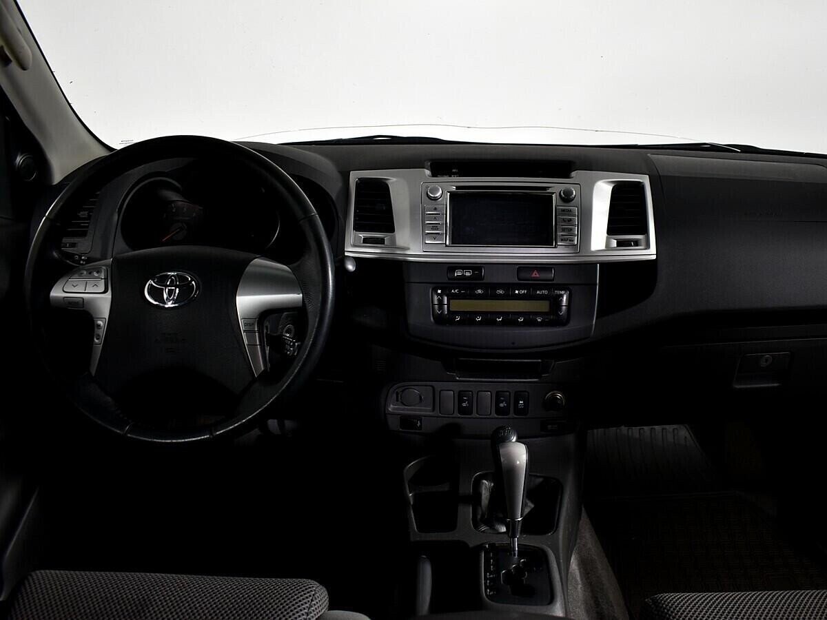 Toyota Hilux, 3.0 л, АТ, 2013 фото 8