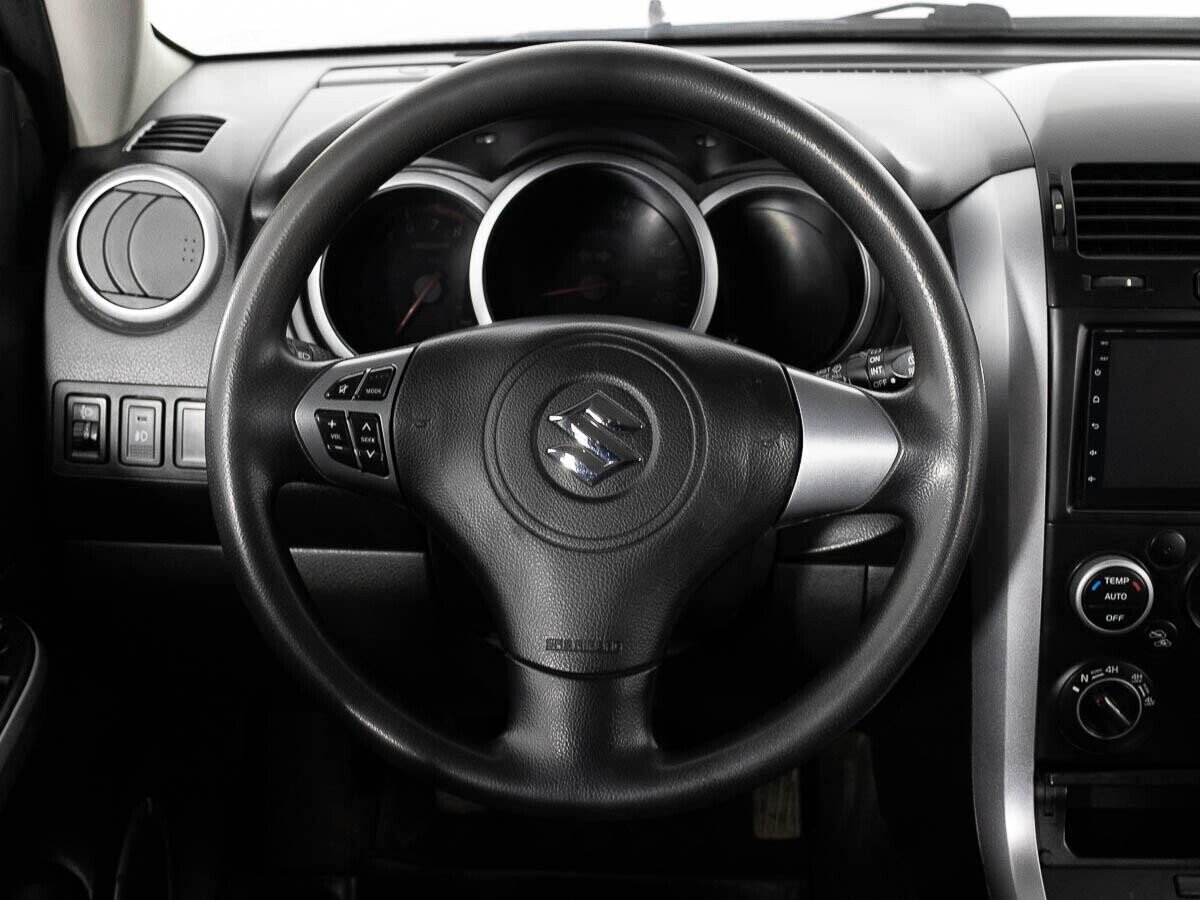 Suzuki Grand Vitara, 2.0 л, АТ, 2010 фото 8