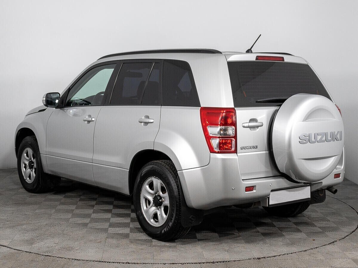 Suzuki Grand Vitara, 2.0 л, АТ, 2010 фото 6
