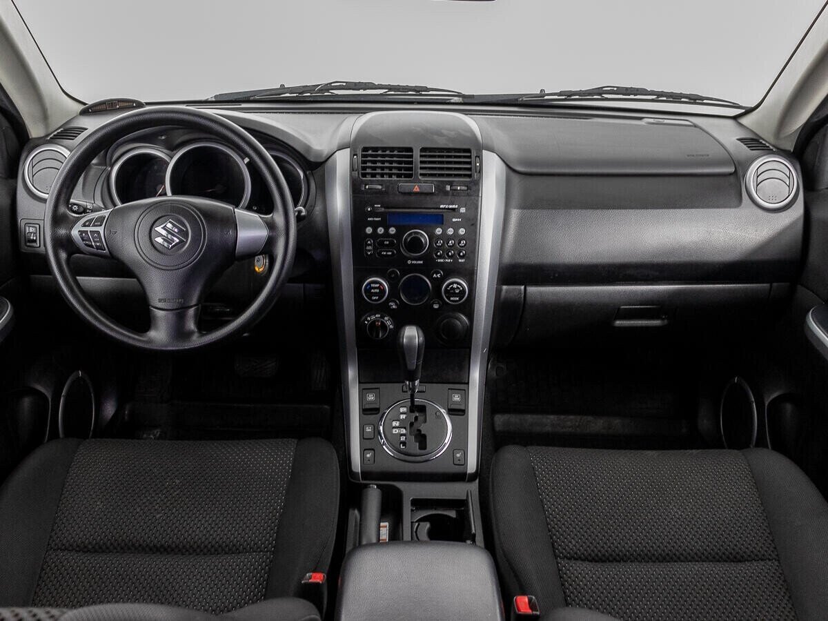 Suzuki Grand Vitara, 2.0 л, АТ, 2010 фото 2