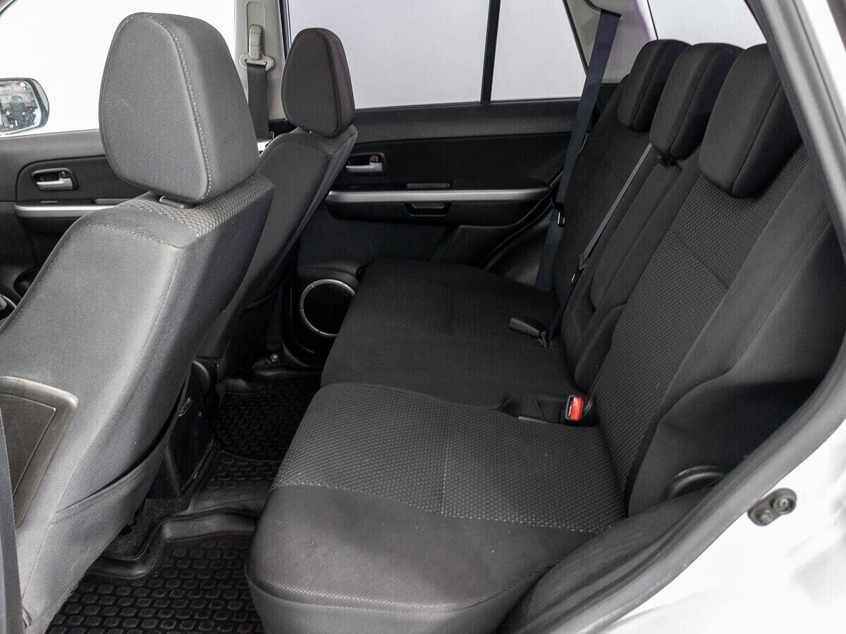 Suzuki Grand Vitara, 2.0 л, АТ, 2010 фото 1