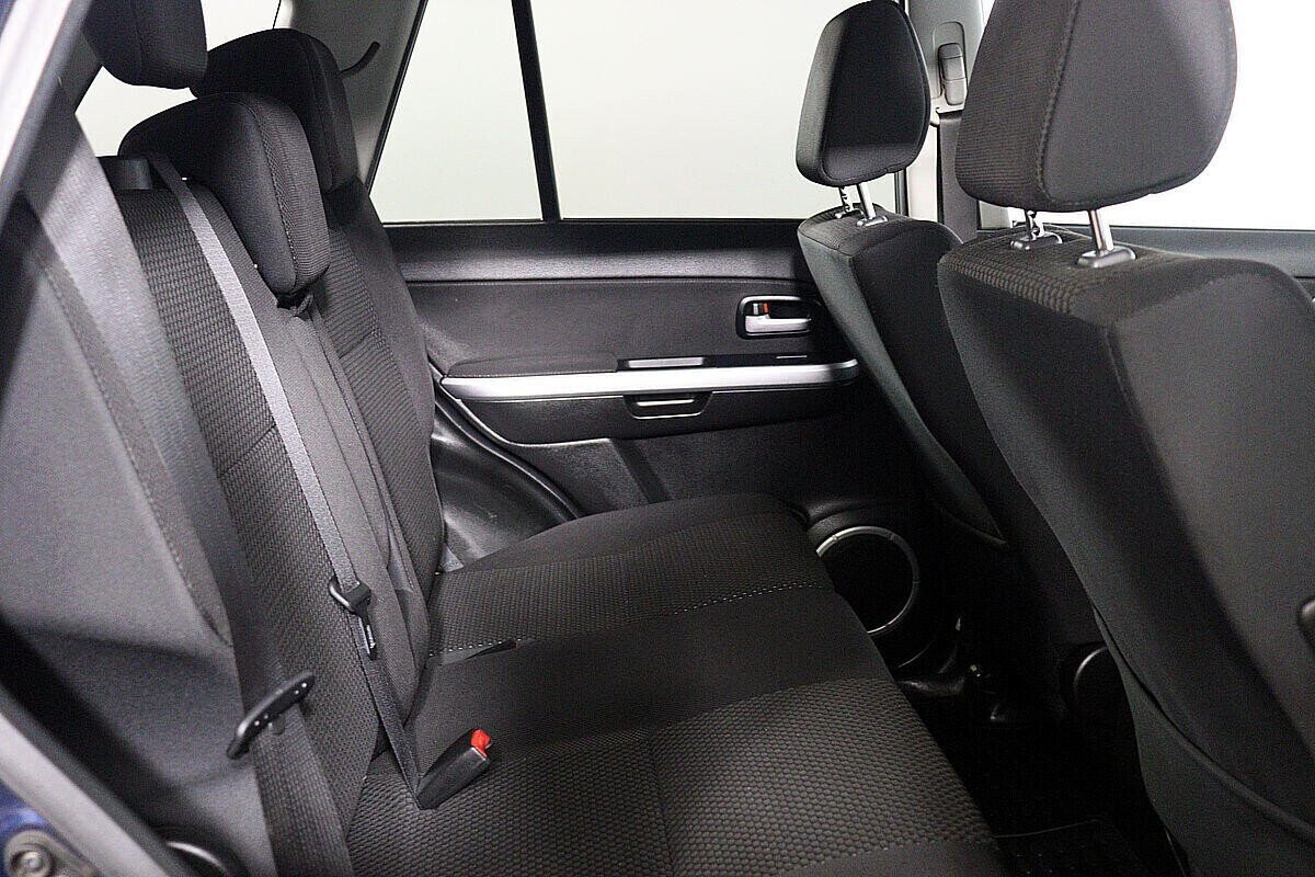 Suzuki Grand Vitara, 2.0 л, АТ, 2010 фото 1