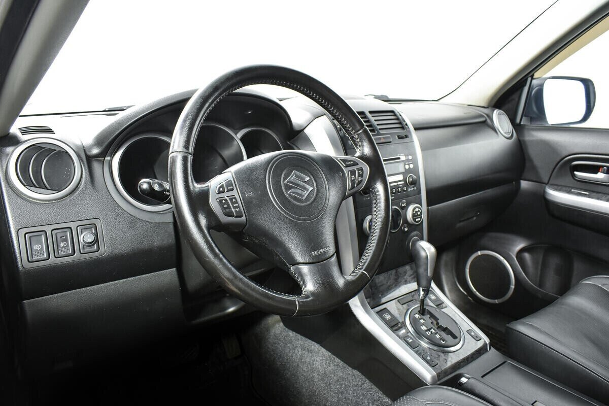 Suzuki Grand Vitara, 2.4 л, АТ, 2010 фото 7