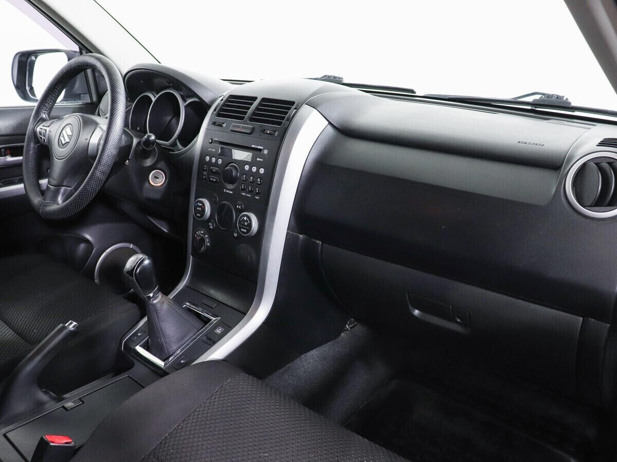Suzuki Grand Vitara, 2.0 л, МТ, 2011 фото 2