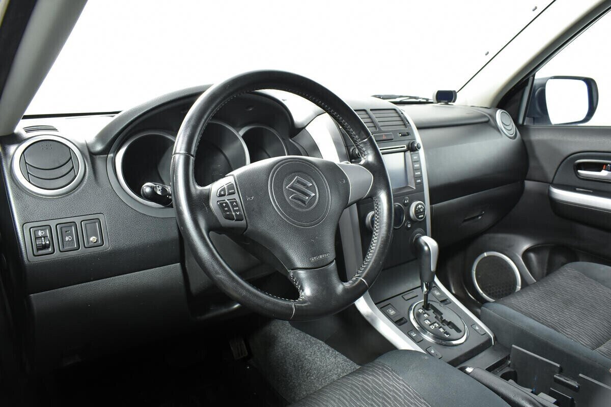 Suzuki Grand Vitara, 2.4 л, АТ, 2012 фото 7