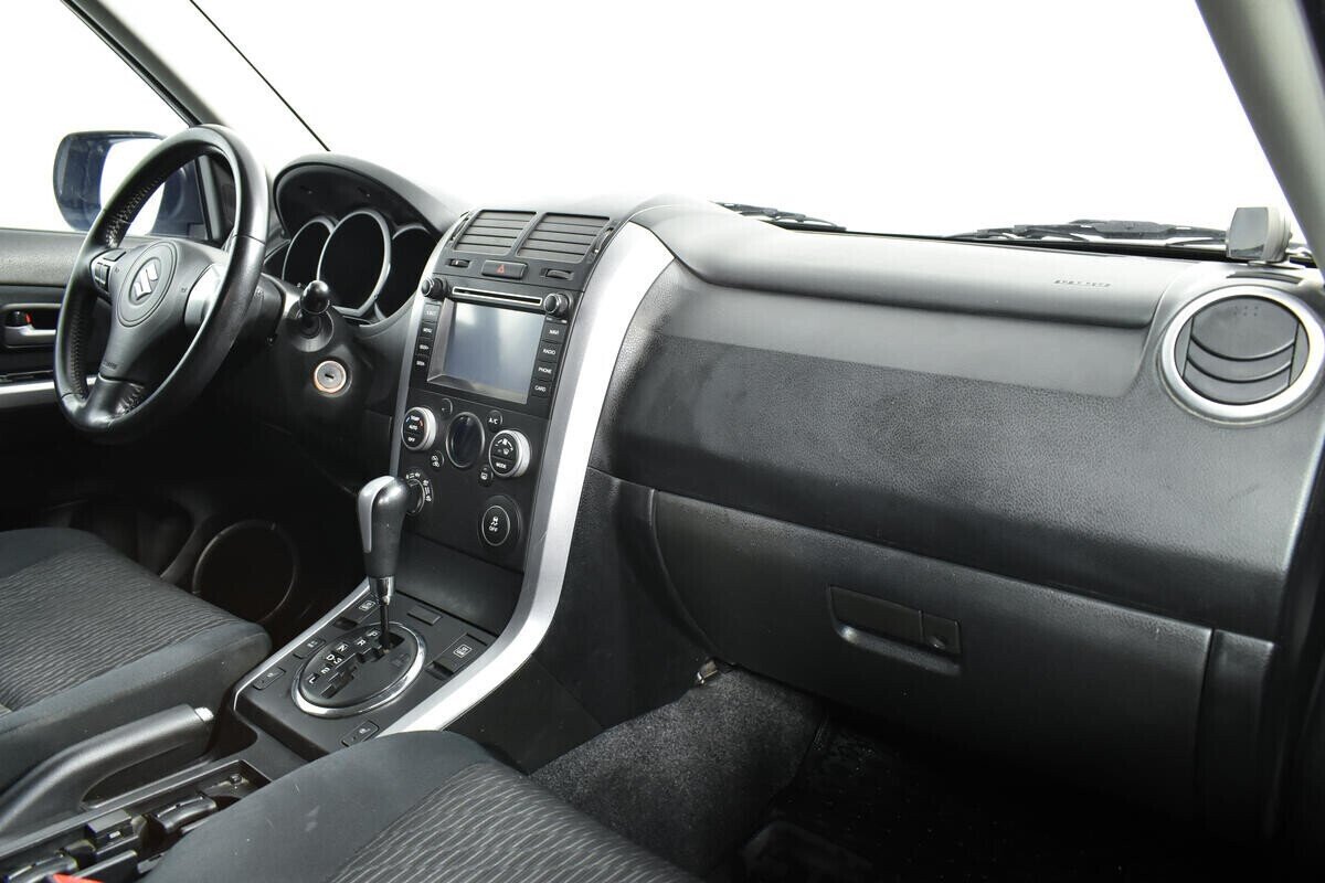 Suzuki Grand Vitara, 2.4 л, АТ, 2012 фото 2