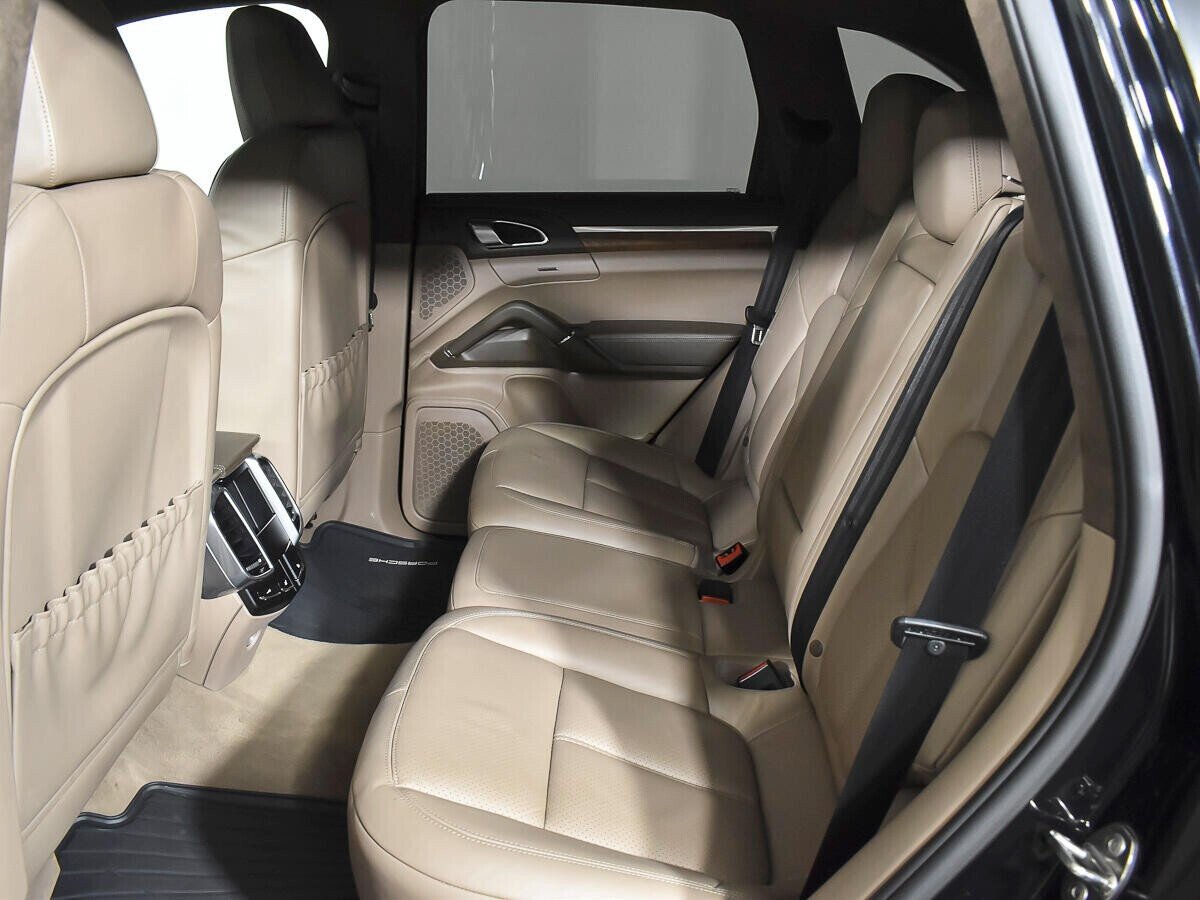 Porsche Cayenne, 3.6 л, АТ, 2011 фото 1
