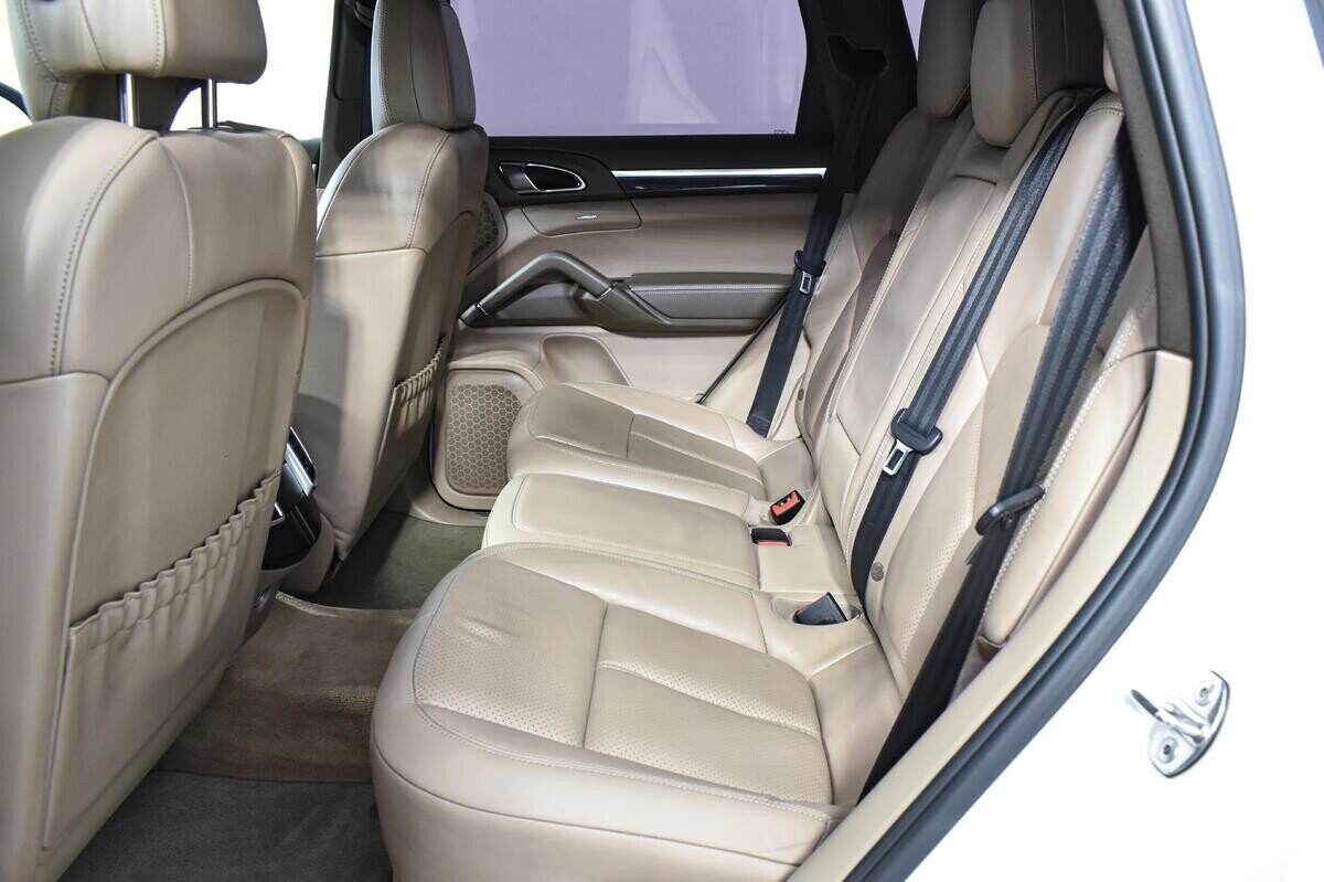 Porsche Cayenne, 3.6 л, АТ, 2012 фото 1