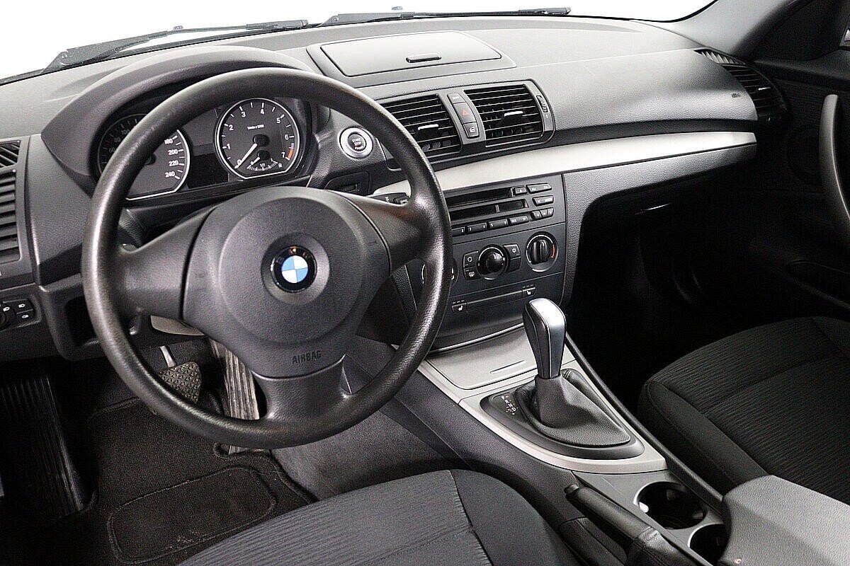 BMW 1 серии 2.0 АКПП, 2011, 155 000 км фото 5