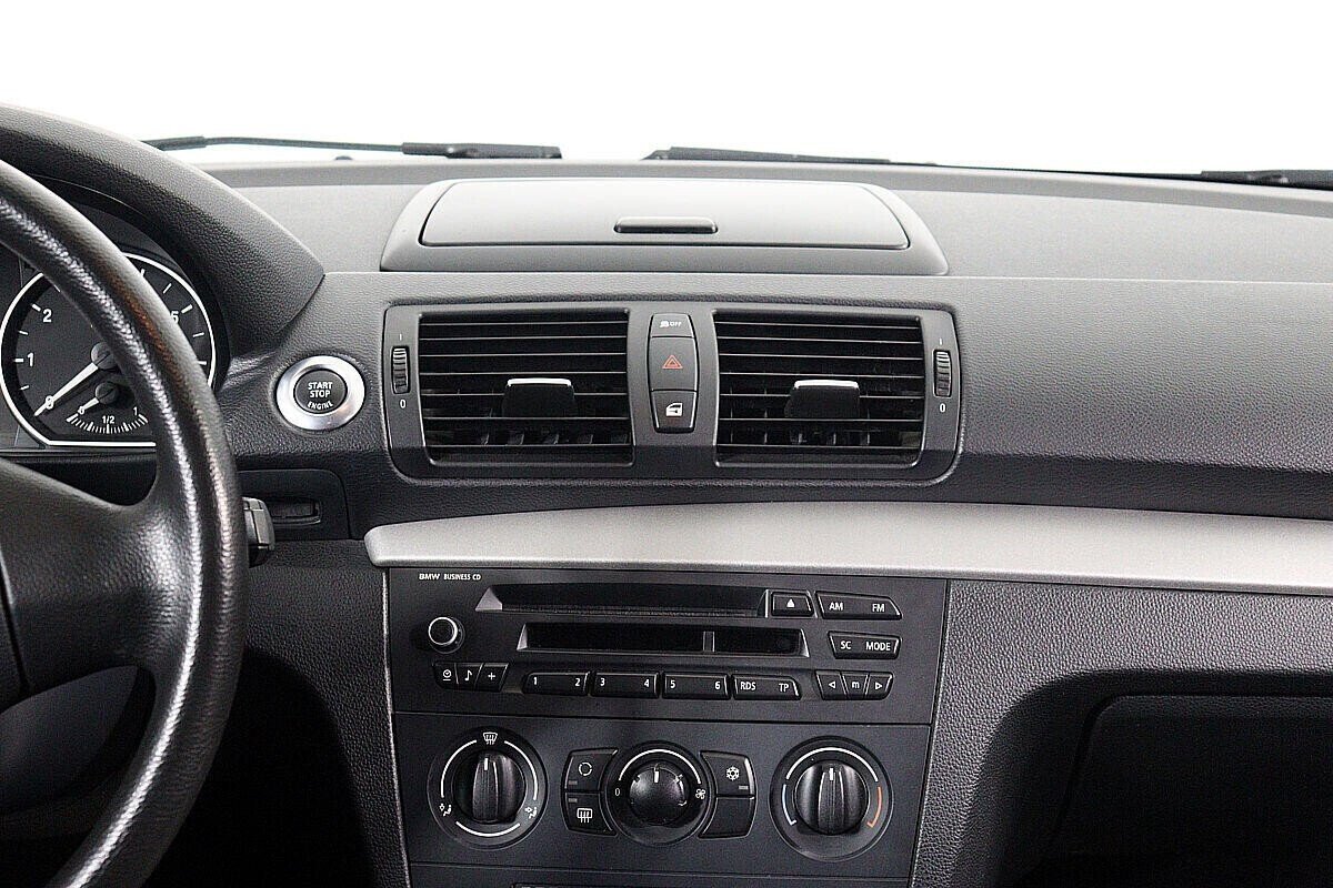 BMW 1 серии 2.0 АКПП, 2011, 155 000 км фото 8