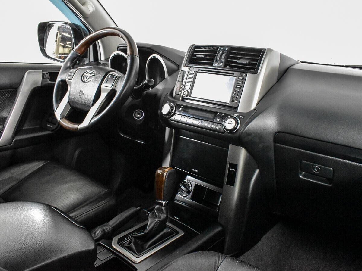 Toyota Land Cruiser Prado, 3.0 л, АТ, 2011 фото 2