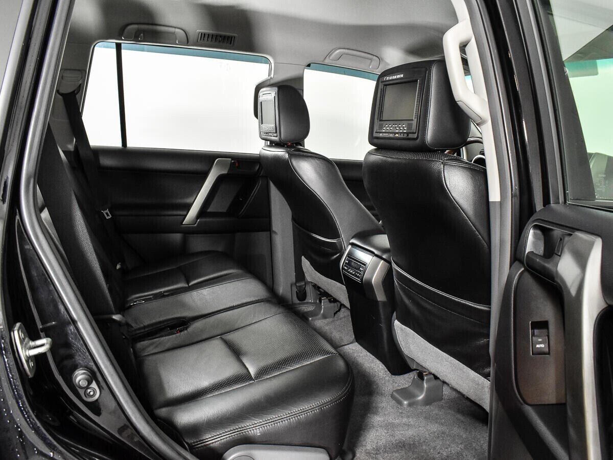 Toyota Land Cruiser Prado, 3.0 л, АТ, 2011 фото 1