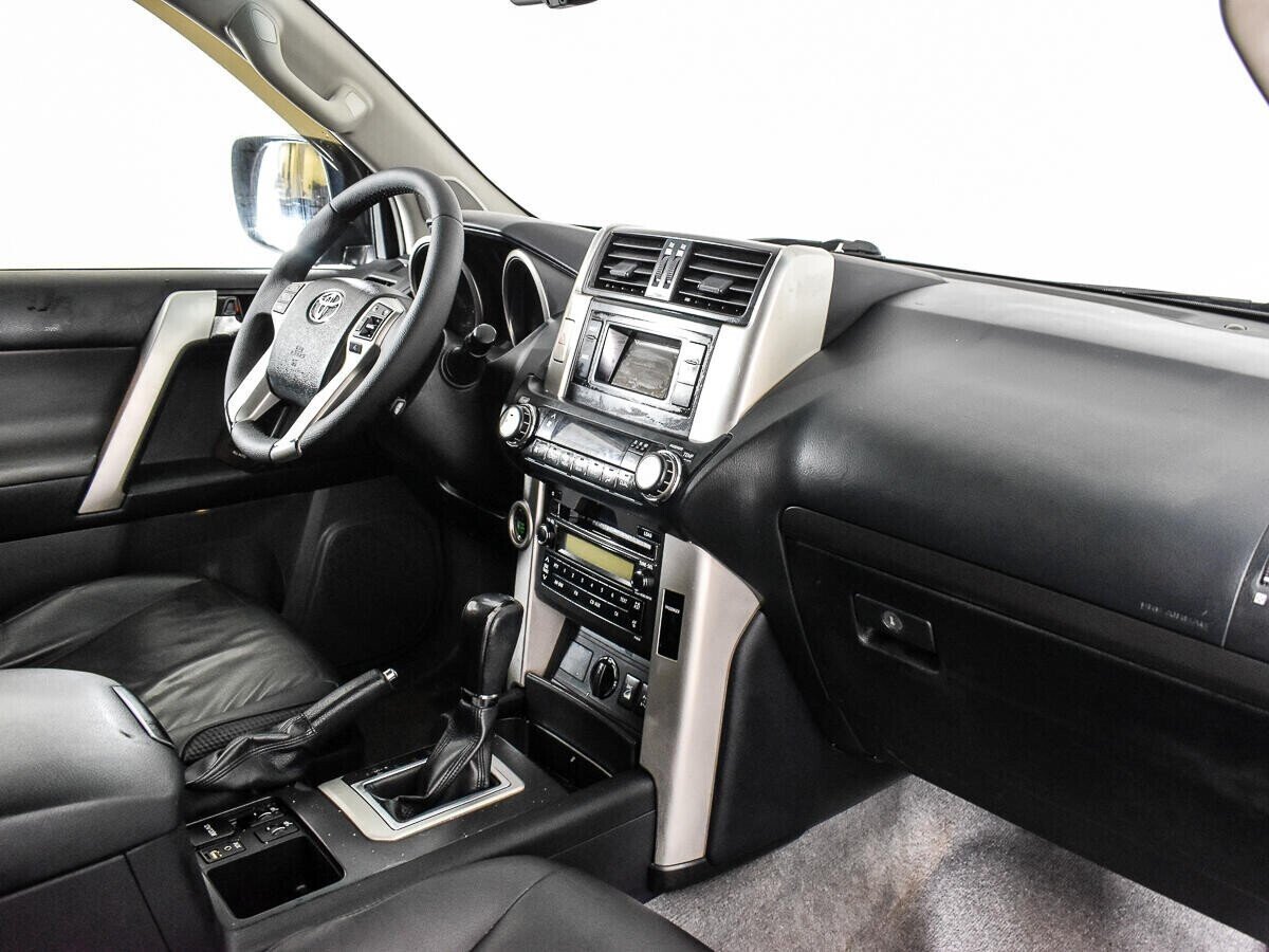 Toyota Land Cruiser Prado, 3.0 л, АТ, 2010 фото 2