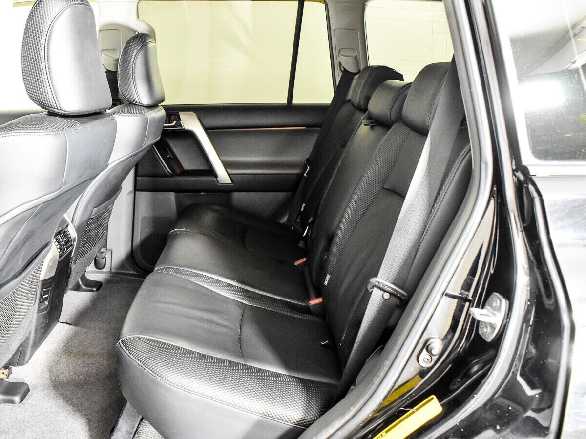 Toyota Land Cruiser Prado, 3.0 л, АТ, 2010 фото 1