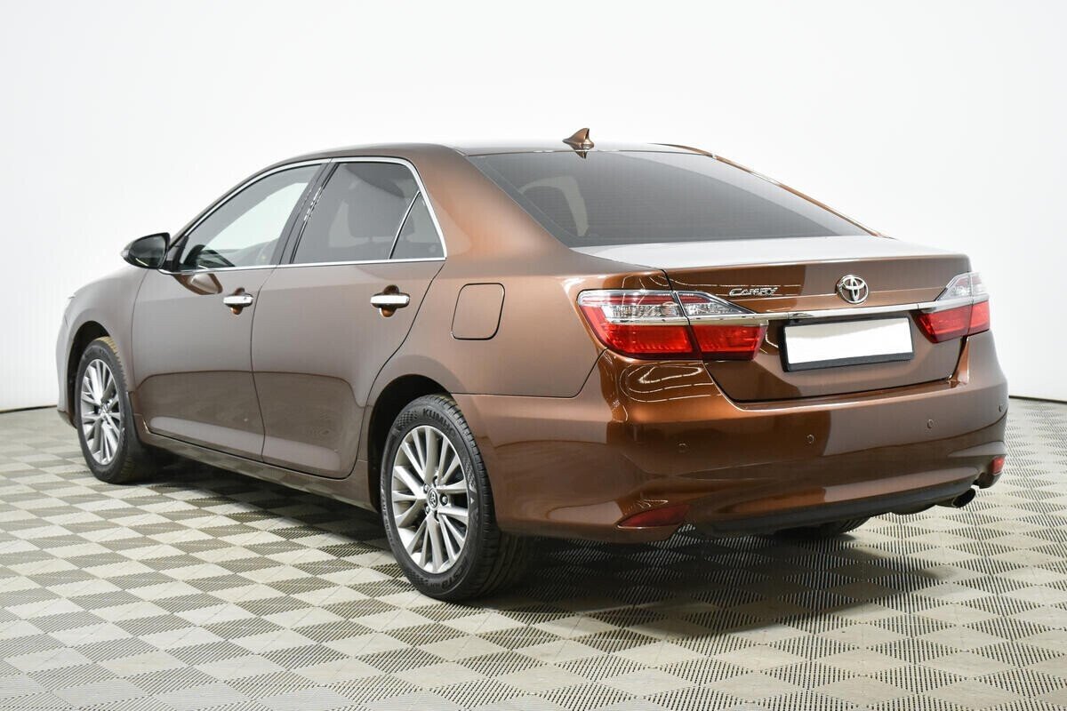 Toyota Camry, 2.5 л, АТ, 2017 фото 6