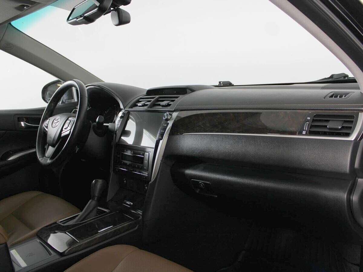 Toyota Camry, 2.5 л, АТ, 2017 фото 2