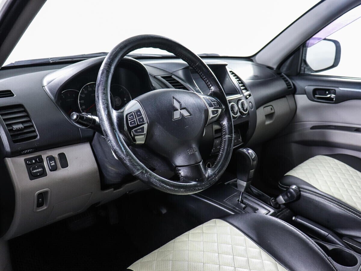 Mitsubishi Pajero Sport, 2.5 л, АТ, 2013 фото 7
