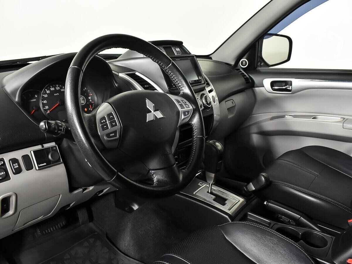 Mitsubishi Pajero Sport, 2.5 л, АТ, 2013 фото 7