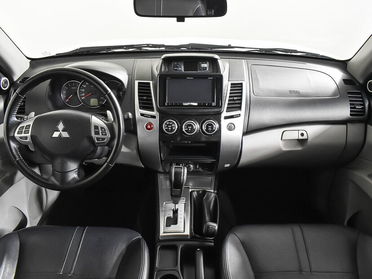 Mitsubishi Pajero Sport, 2.5 л, АТ, 2013 фото 9