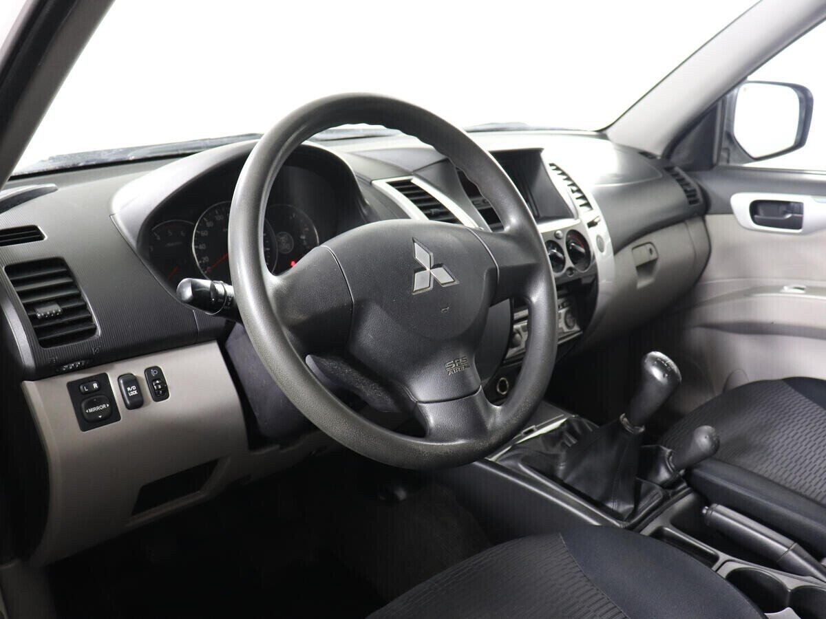 Mitsubishi Pajero Sport, 2.5 л, МТ, 2013 фото 7