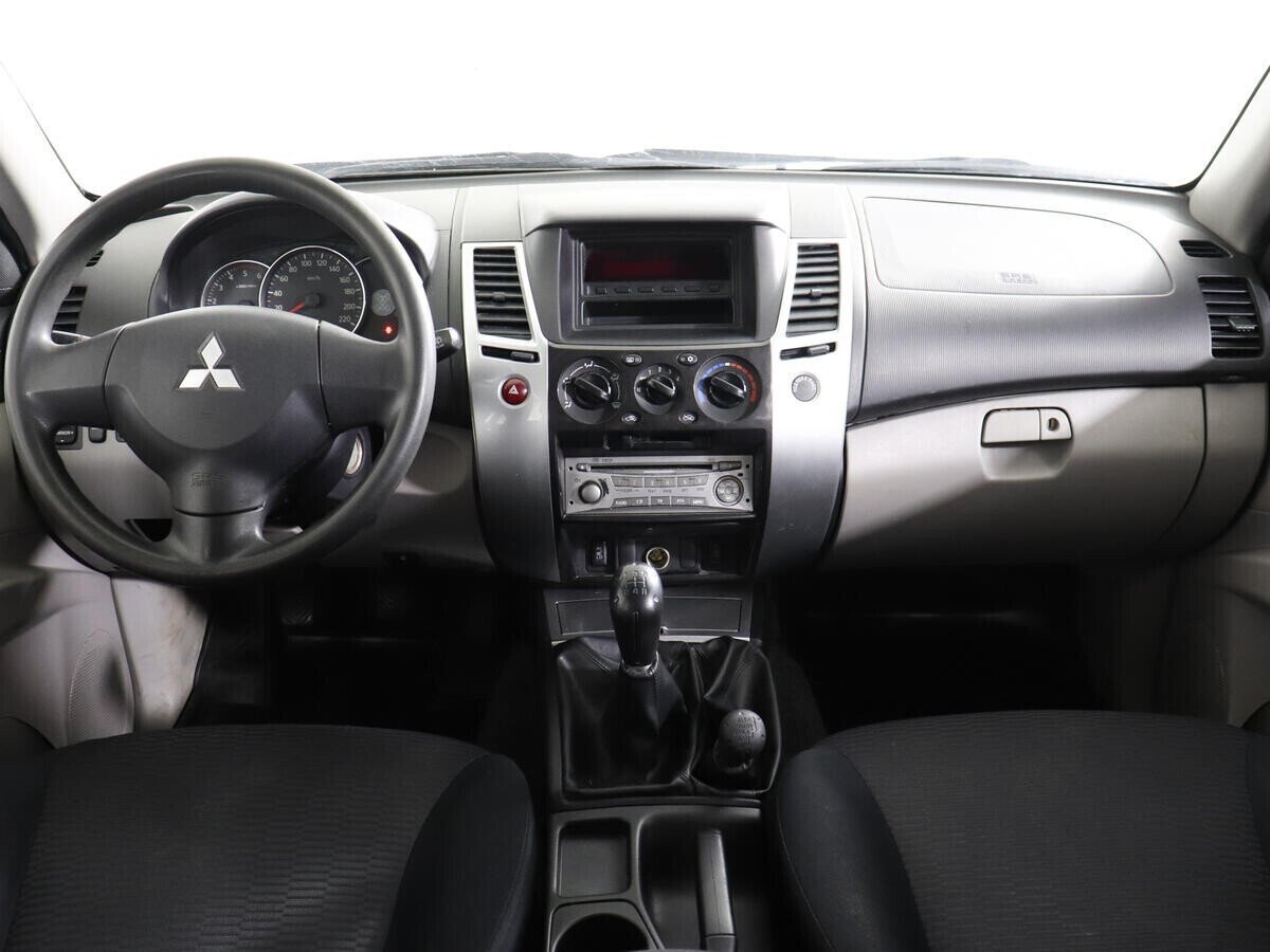 Mitsubishi Pajero Sport, 2.5 л, МТ, 2013 фото 8