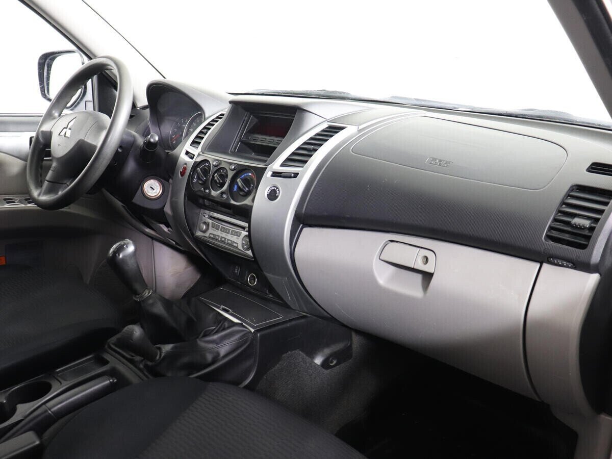 Mitsubishi Pajero Sport, 2.5 л, МТ, 2013 фото 2