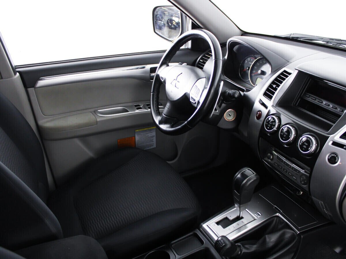 Mitsubishi Pajero Sport, 2.5 л, АТ, 2014 фото 2