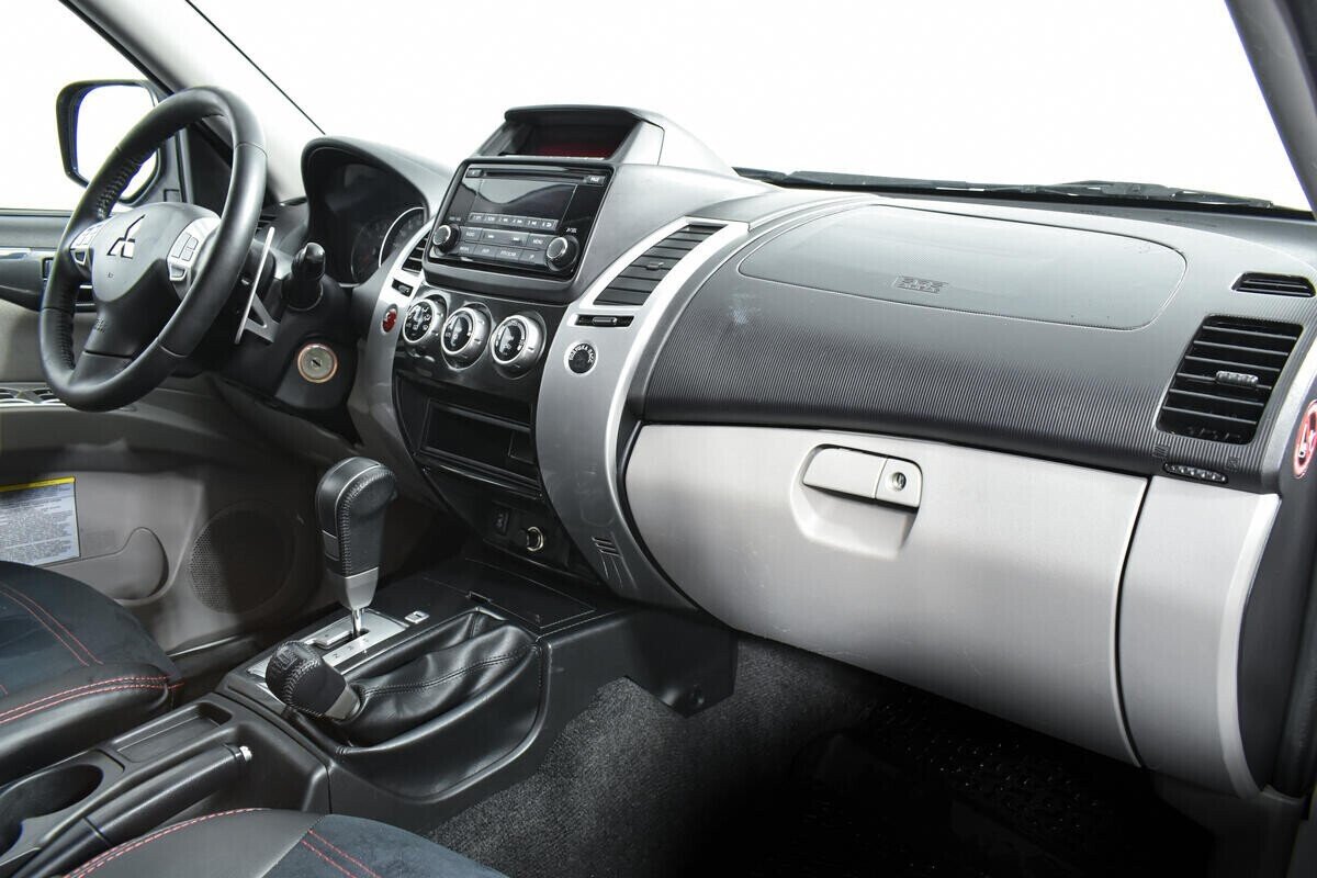 Mitsubishi Pajero Sport, 2.5 л, АТ, 2014 фото 2