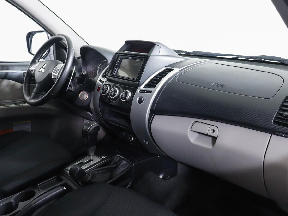 Mitsubishi Pajero Sport, 2.4 л, АТ, 2015 фото 2