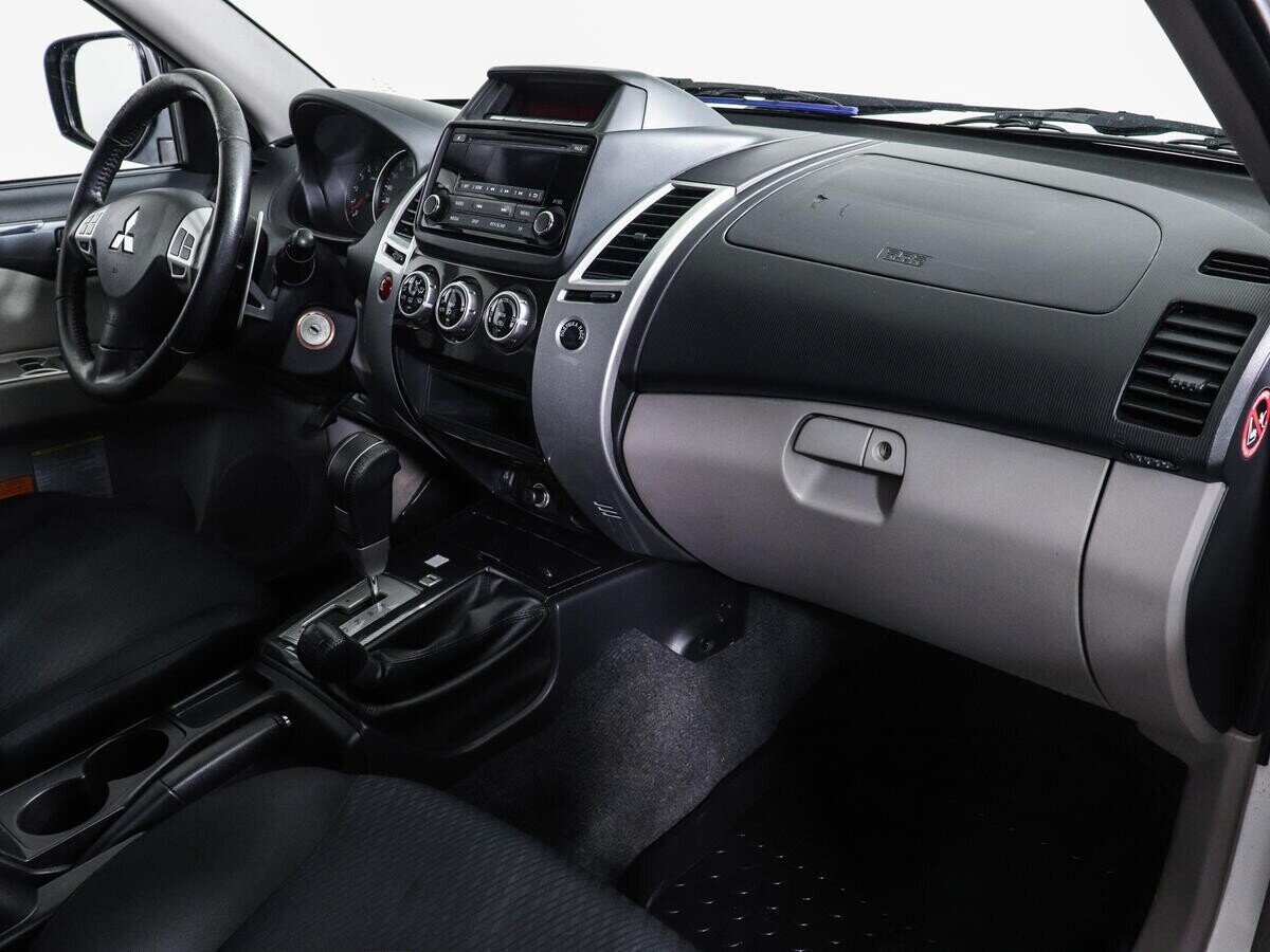 Mitsubishi Pajero Sport, 2.4 л, АТ, 2015 фото 2