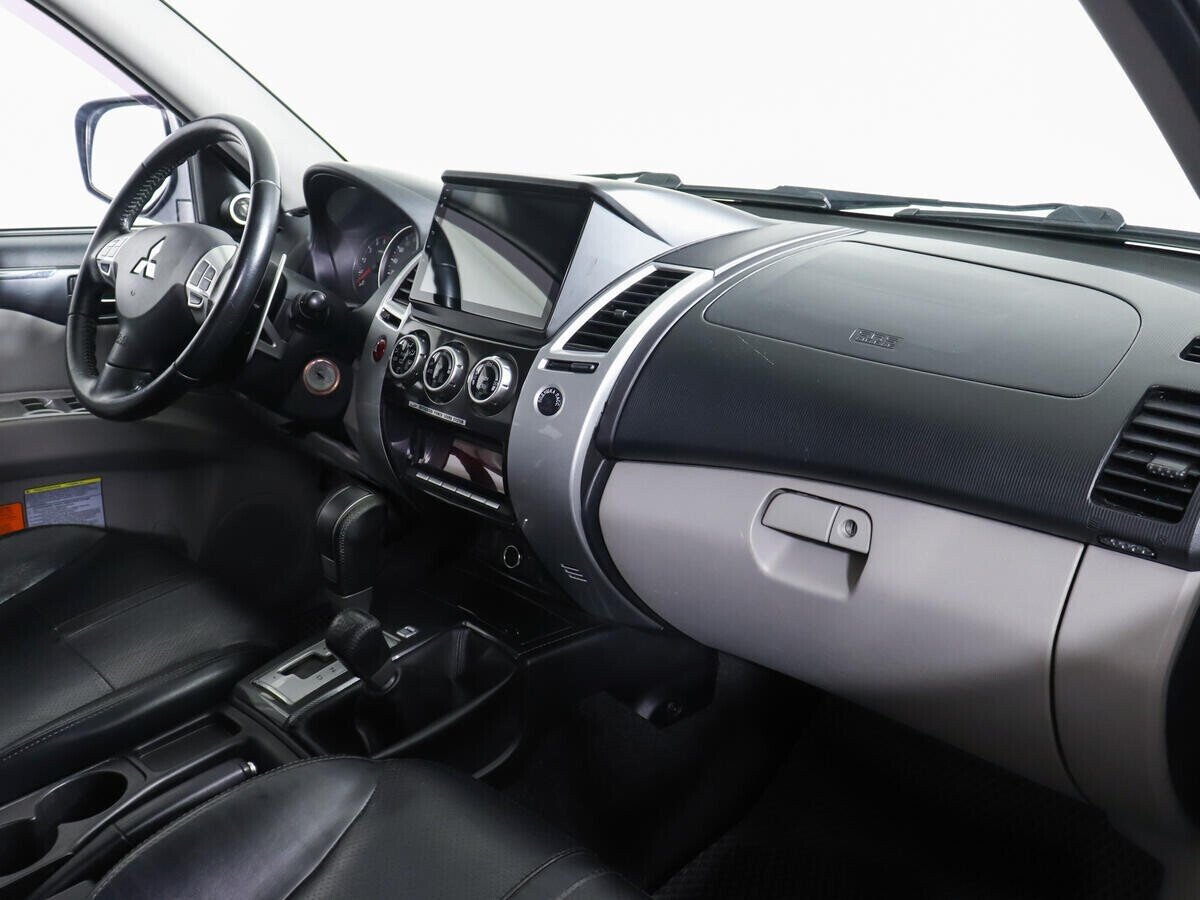 Mitsubishi Pajero Sport, 2.5 л, АТ, 2014 фото 2