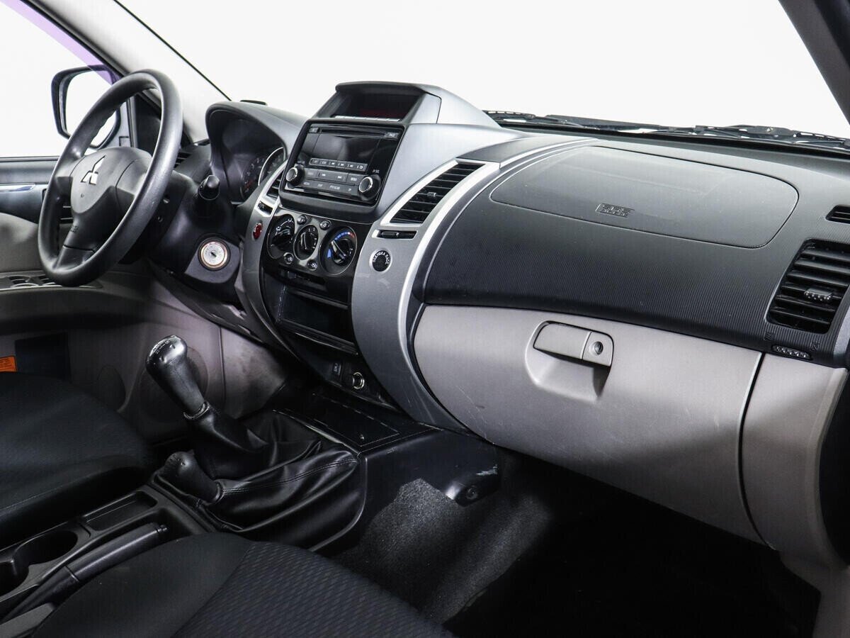 Mitsubishi Pajero Sport, 2.4 л, МТ, 2015 фото 2