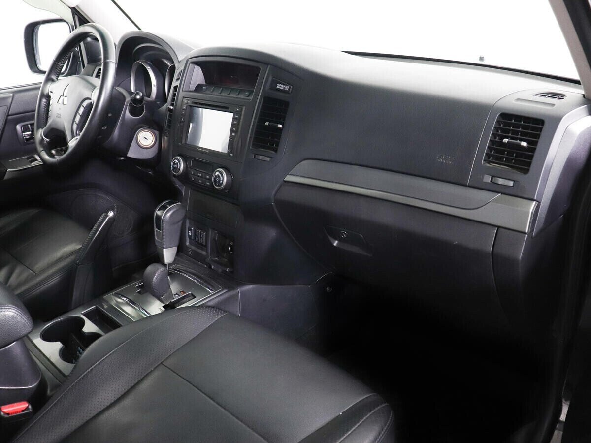 Mitsubishi Pajero, 3.2 л, АТ, 2011 фото 2
